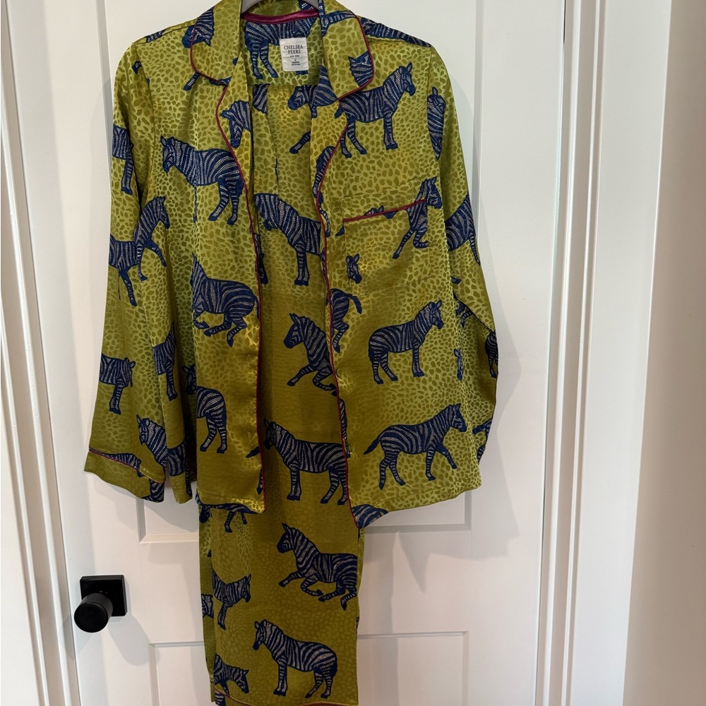 Chelsea peers zebra pajamas set